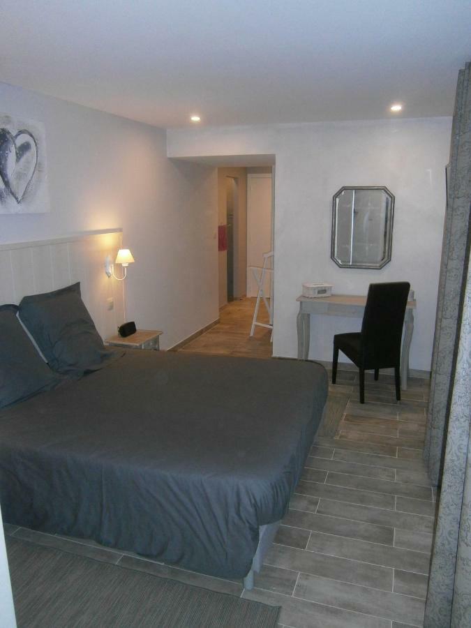 Les Jardins De Soulane B&B - Adults Only Belcastel-et-Buc Esterno foto